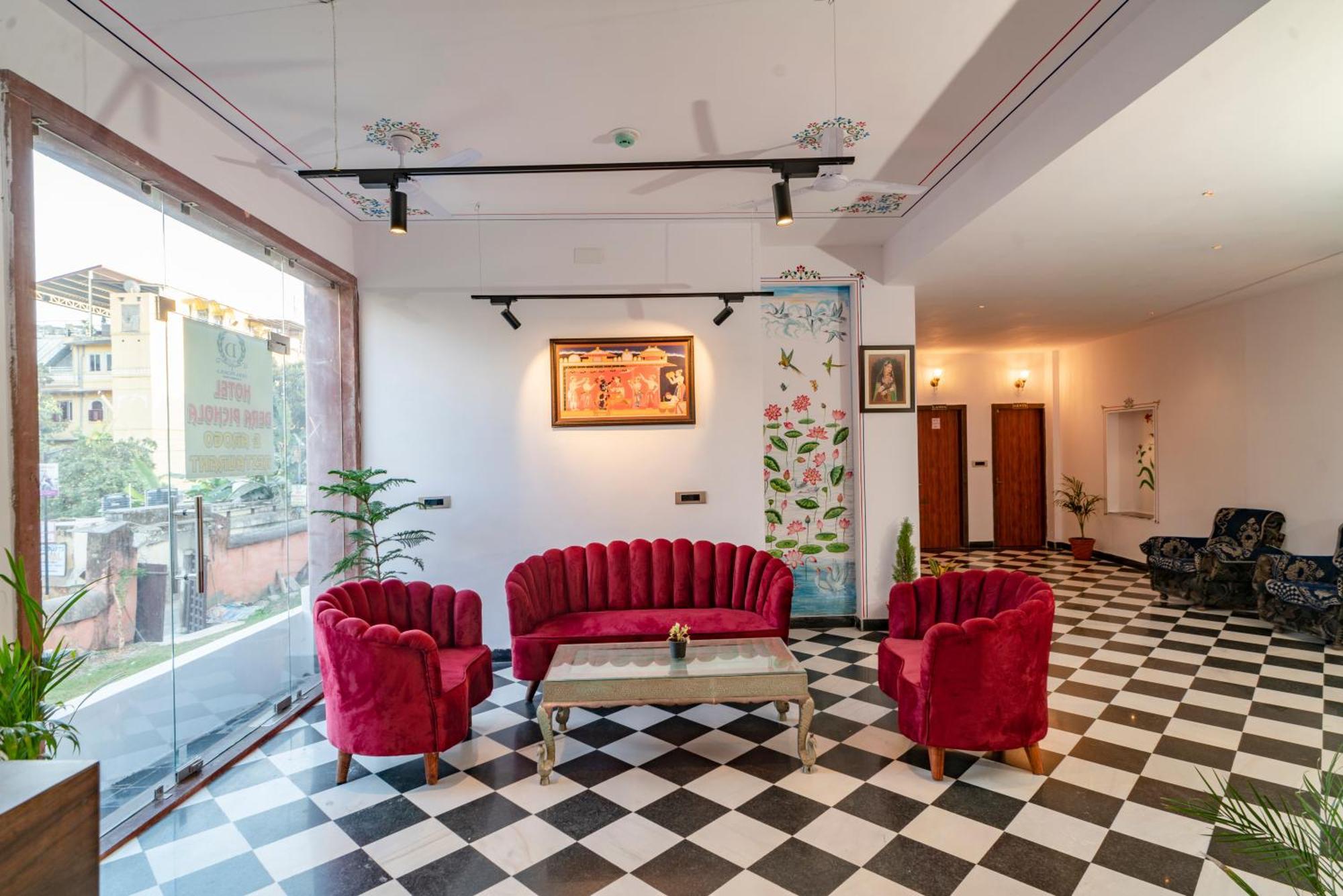 Dera Pichola- A Lake Facing Boutique Hotel ウダイプル エクステリア 写真